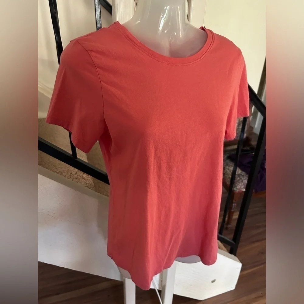 C&C California Women’s Coral T Shirt Size Medium Very Good Condition 100% Cotton